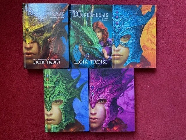 LICIA TROISI HET DRAKENMEISJE DE COMPLETE SERIE IN GOEDE STA, Boeken, Ophalen of Verzenden
