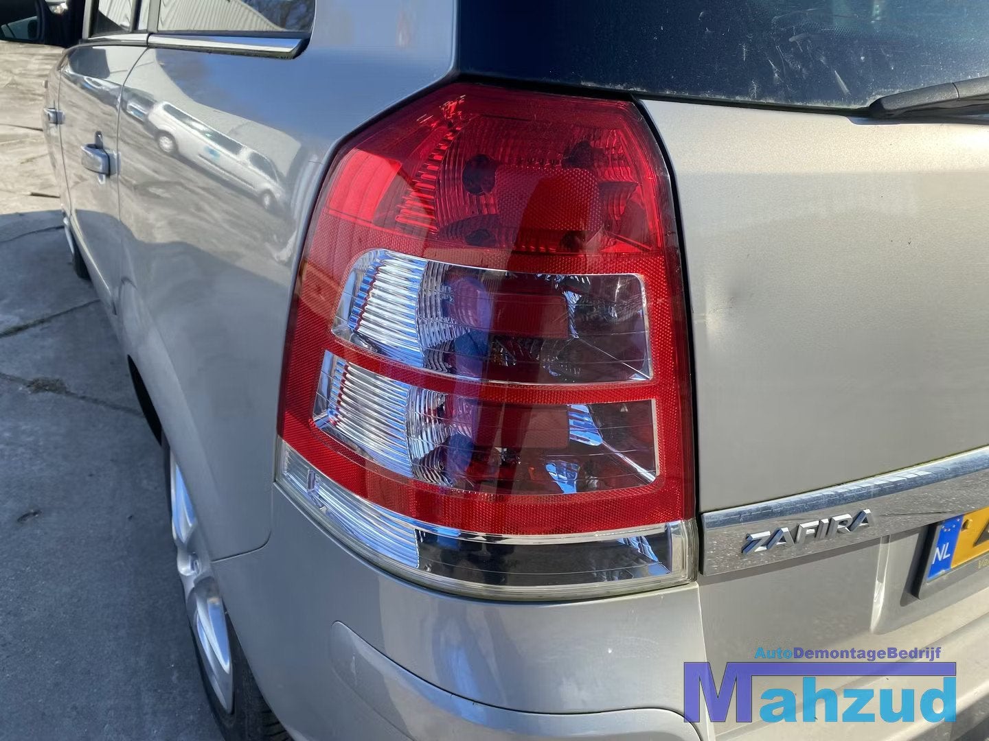 OPEL ZAFIRA B Links achterlicht 2005-2012, Opel Automobile GmbH, Opel, Bahnhofsplatz 1
65423  Russelsheim am Main, DE, Kontakt@opel-infoservice.de