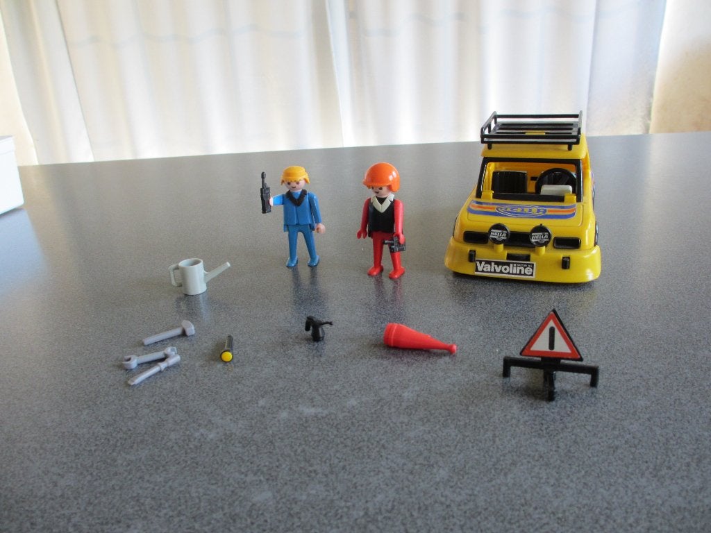 playmobil rally auto, Enfants & Bébés, Jouets | Playmobil, Enlèvement, Utilisé