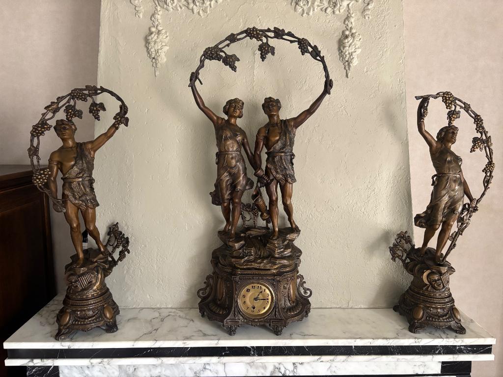 Frans schouwgarnituur/penduleset, Enlèvement, Art nouveau, Brons, Statue