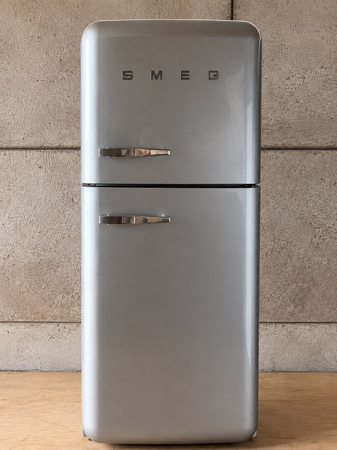 SMEG koelkast - kleur grijs/zilver, Elektronische apparatuur, Ophalen, 60 cm of meer, Met aparte vriezer, Zo goed als nieuw