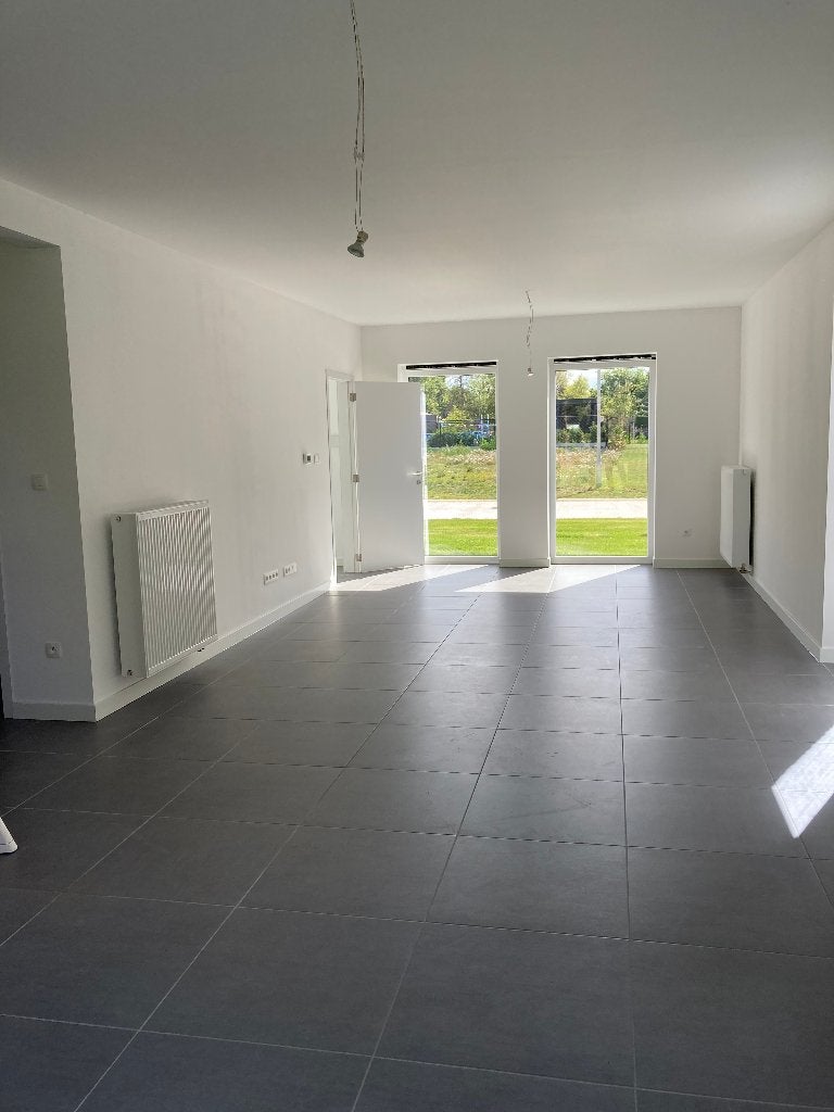 Recente woning met 4 slaapkamers in zeer rustige woonwijk., Immo, Twee onder één kap, Provincie Antwerpen, 190 m², 4 kamers