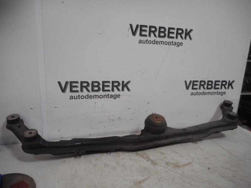 SUPPORT MOTEUR Volkswagen Golf III (1H1) (01-1991/12-1997), Volkswagen, Volkswagen AG, Utilisé, Kundenbetreuung@volkswagen.de