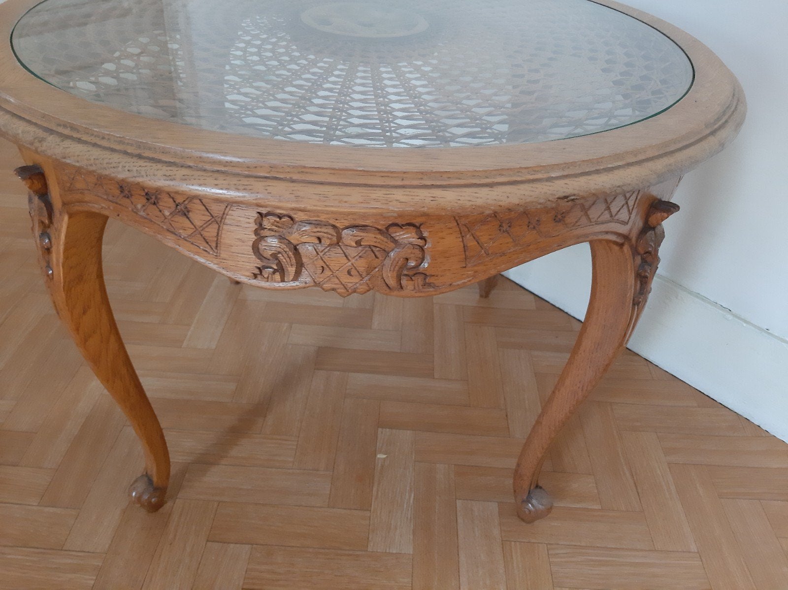 vintage Louis XV-stijl salontafel met webbing en glasplaat, Antiek en Kunst, Ophalen