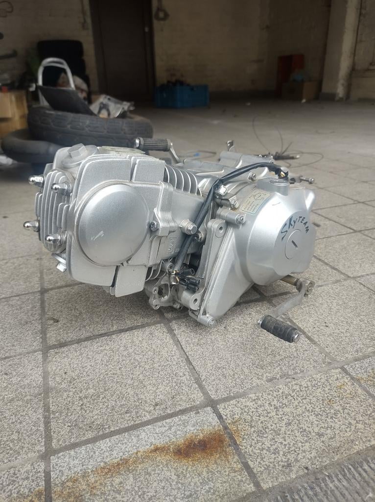 Skyteam dax 125cc motorblok, Ophalen, Blok