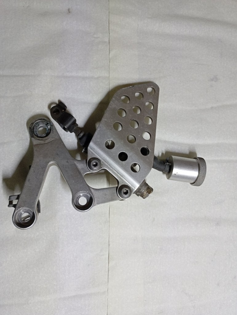 Honda CBR 929 rr 2000 2001 SC44 voetsteunplaat, Motoren, Verzenden, Gebruikt