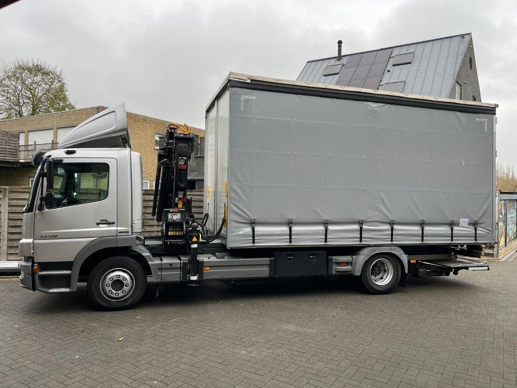 Mercedes Atego 1229 (laadbrug + kraan HIAB), Auto's, Vrachtwagens, Euro 5, Stof, Elektrische buitenspiegels, Wit
