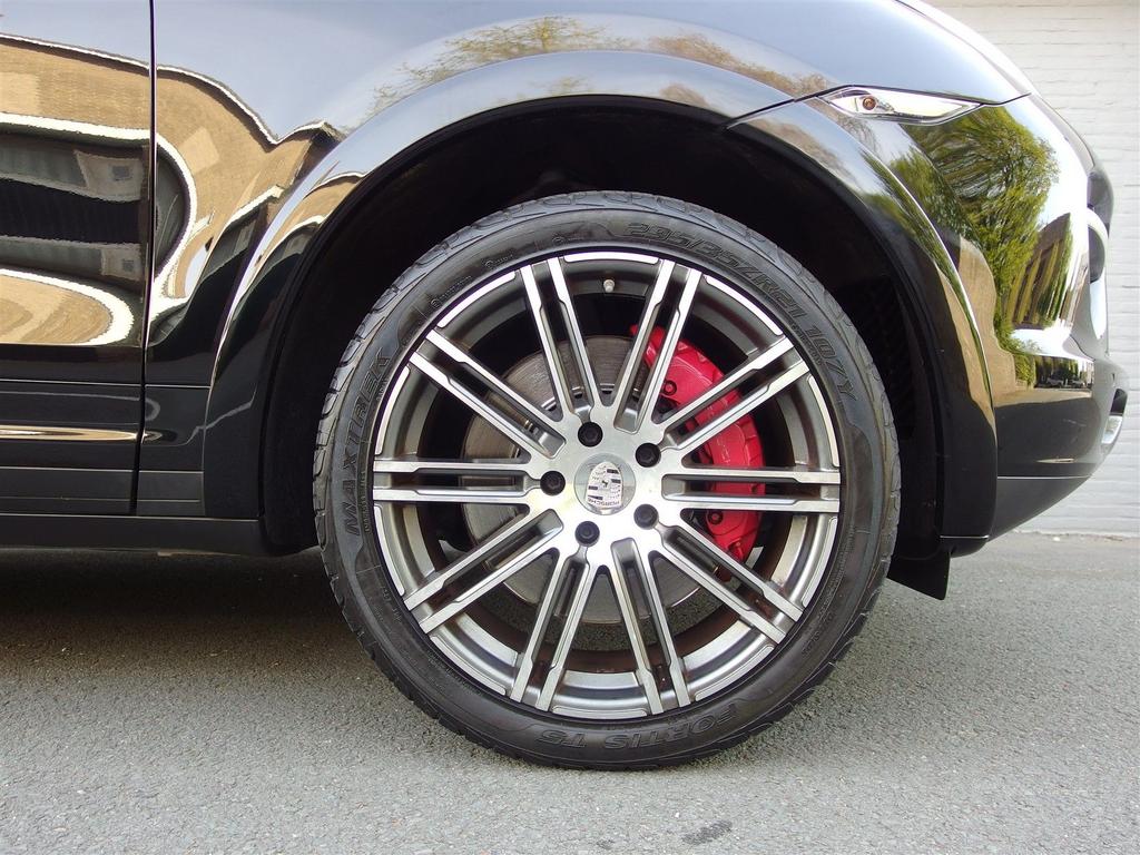 Porsche Cayenne Turbo 4.8L 2011 Zeer mooi / Prijs = incl. BT, Auto's, Automaat, Cayenne, Zwart, Zwart
