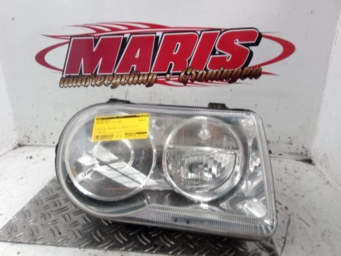 Koplamp rechts van een Chrysler 300 C, Gebruikt, -, -, 3 maanden garantie