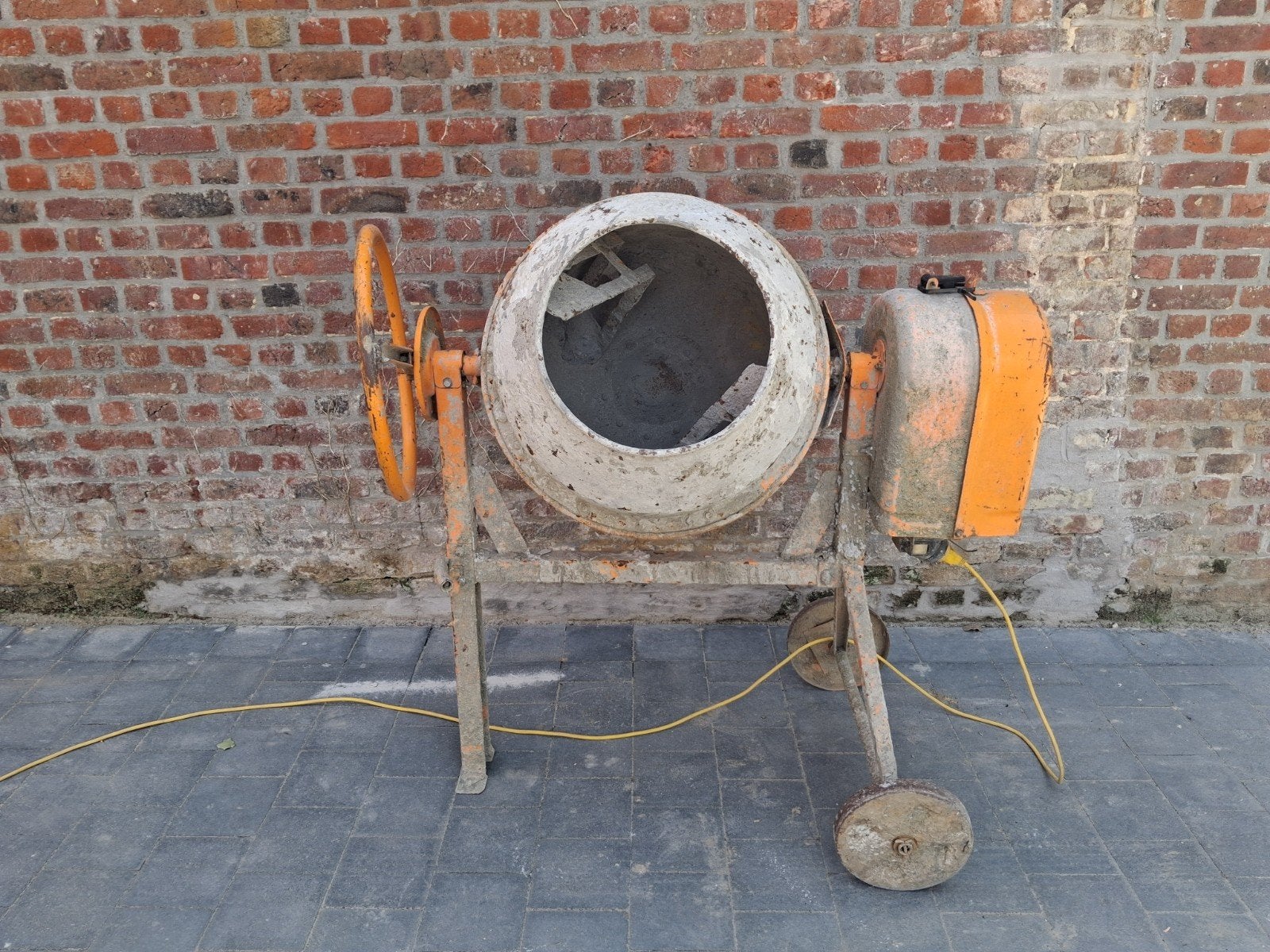 Bétonnière qui fonctionne bien, Bricolage & Construction, Enlèvement