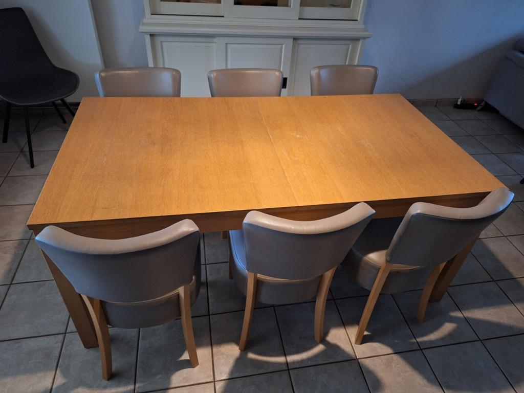 Table à manger avec 6 chaises, Enlèvement