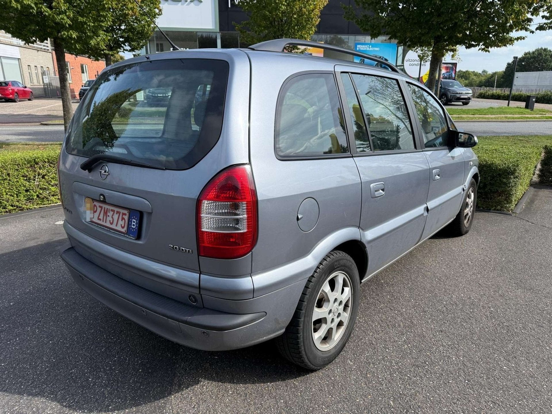 Opel Zafira 2.0 DTi 1ER PROPRIÉTAIRE 7 PLACES CARNET OPEL, Autos, Argent ou Gris, Achat, Entreprise, 7 places