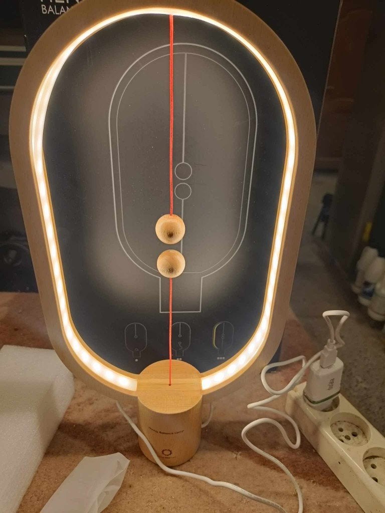 lampe aimant neuve, Enlèvement
