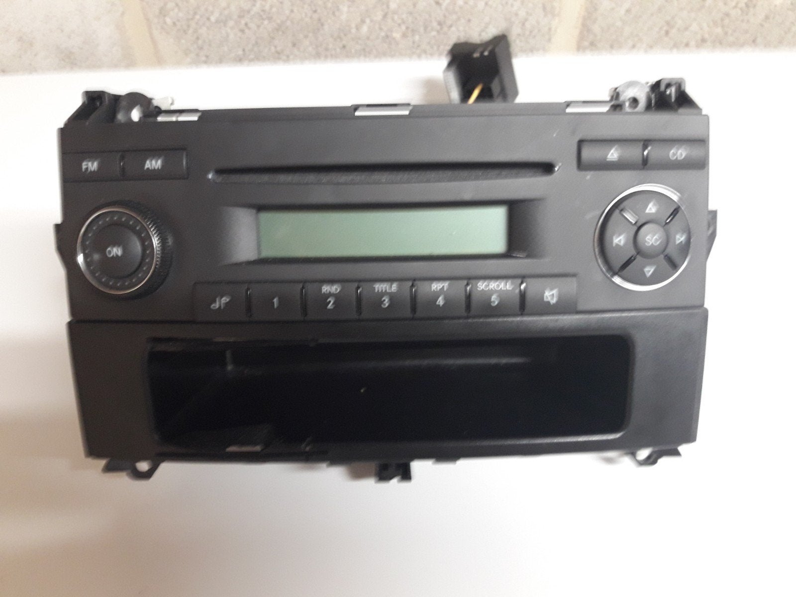 Mercedes Vittio camionet .De orginele radio., Ophalen of Verzenden