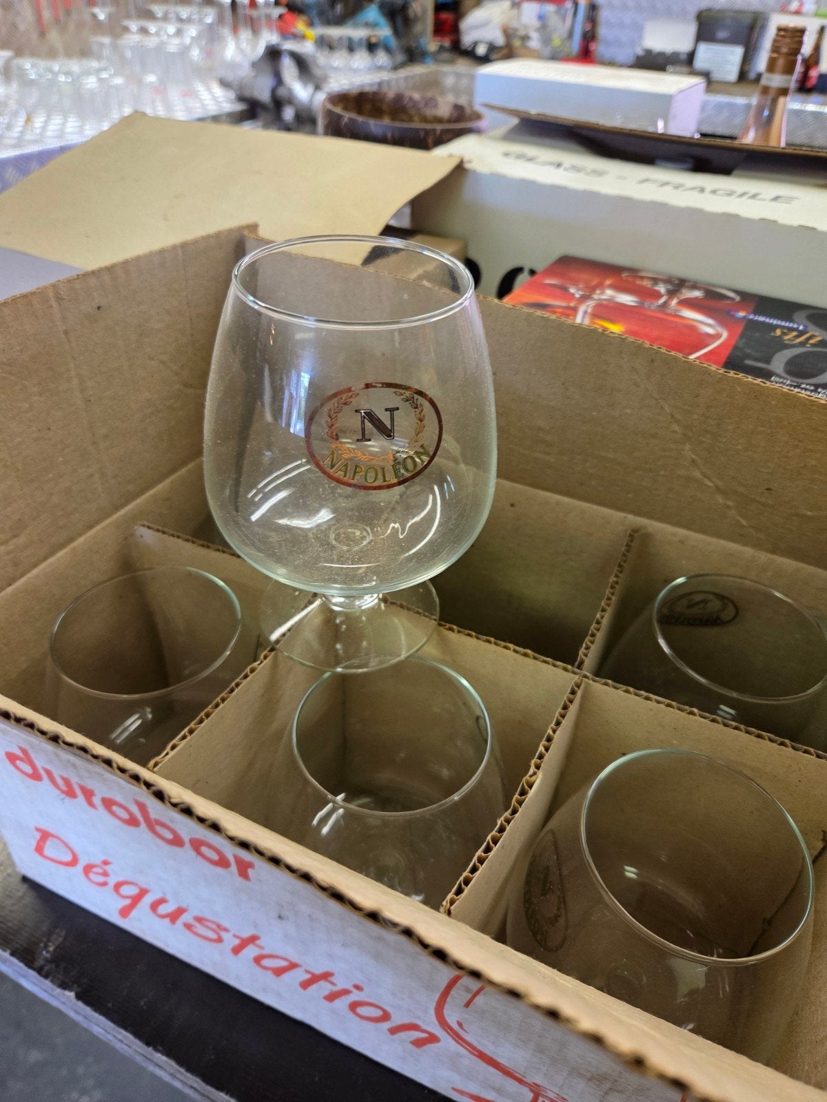 6 verres Napoléon, Enlèvement