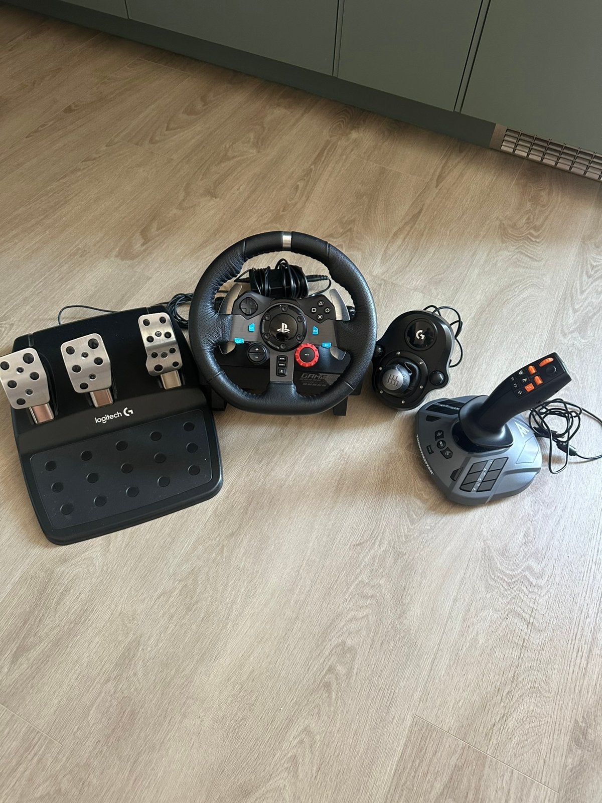 LogitechG29 Racestuur+Shifter+Pedalen+Thrustmaster FarmStick, Games en Spelcomputers, Spelcomputers | Sony Consoles | Accessoires