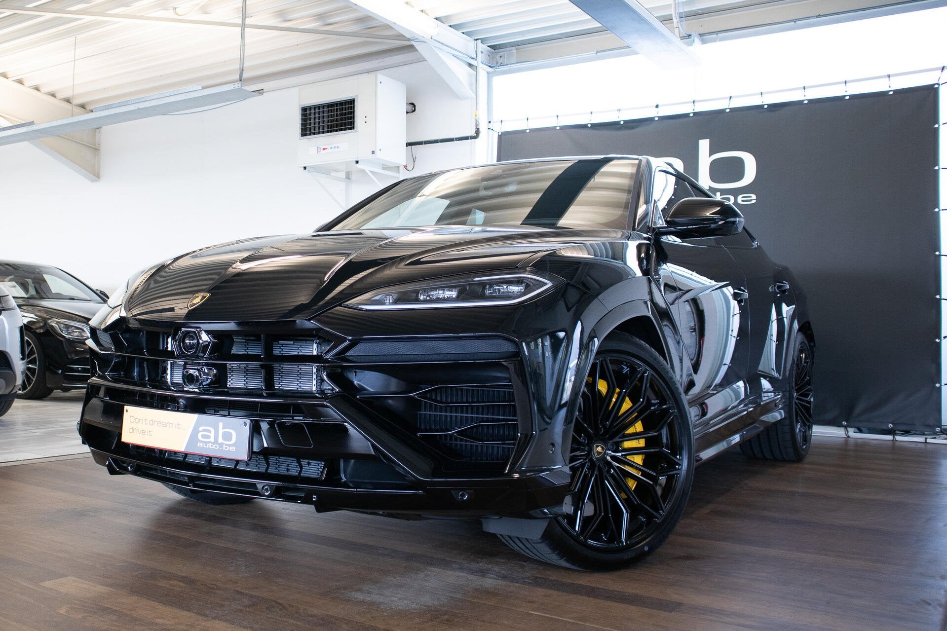 Lamborghini Urus SE 800PK, FULL OPTION, 23", PANO, 3D BANG, Auto's, Lamborghini, 592 kW, 0 kg, Zwart, Bedrijf