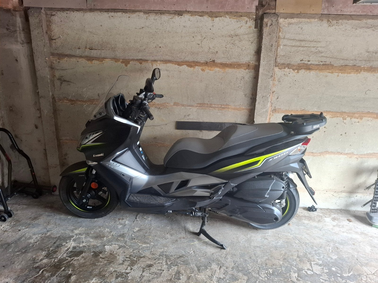 kawasaki j300, Particulier, Scooter