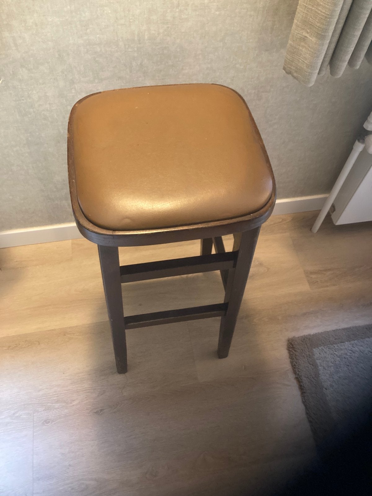 Vintage houten barkruk, Huis en Inrichting, Ophalen, Zo goed als nieuw