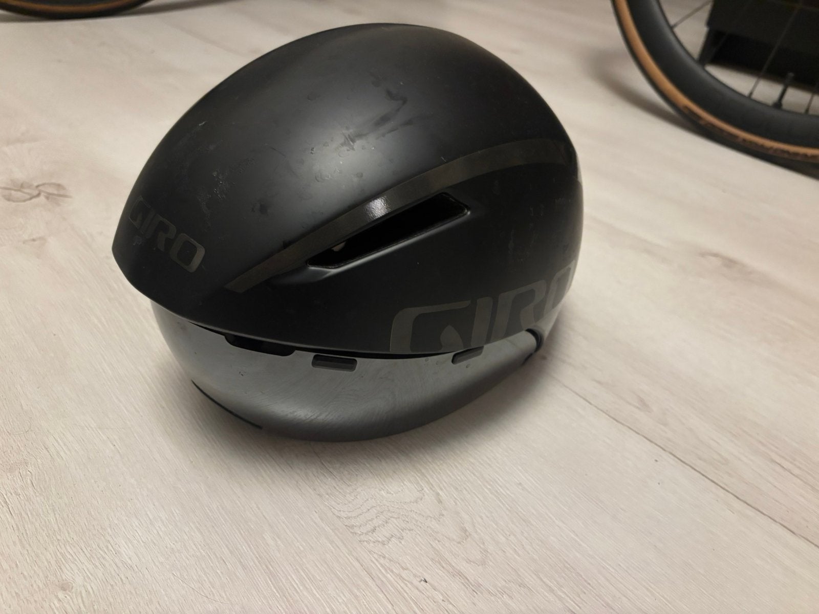 Giro aerohead M donker + licht vizier, Fietsen en Brommers, Ophalen of Verzenden, Gebruikt, Medium