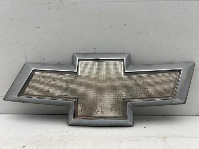Embleem van een Chevrolet Spark, Auto-onderdelen, Gebruikt, -, Ophalen of Verzenden, -