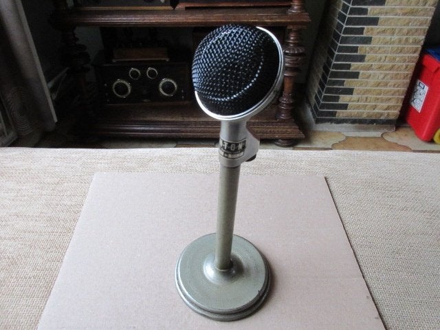 Ancien Microphone de Marque Synton type MB61 +/- 1950, Enlèvement ou Envoi