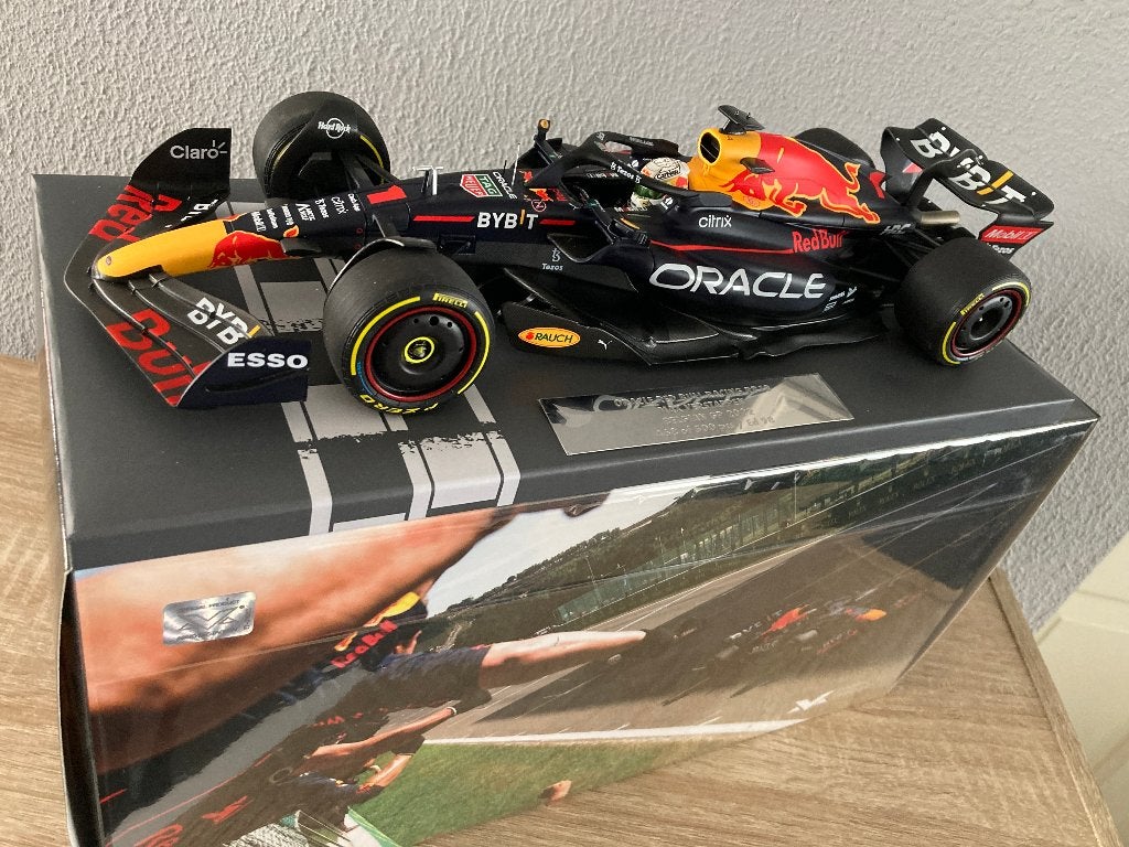 Max Verstappen editie 98 1:18 Winner Belgian GP 2022 RB18, Verzamelen, Ophalen of Verzenden, Nieuw, Formule 1