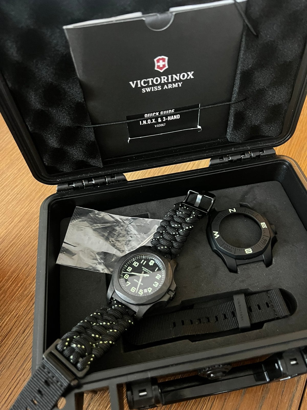 Victorinox Carbon, Enlèvement ou Envoi, Comme neuf
