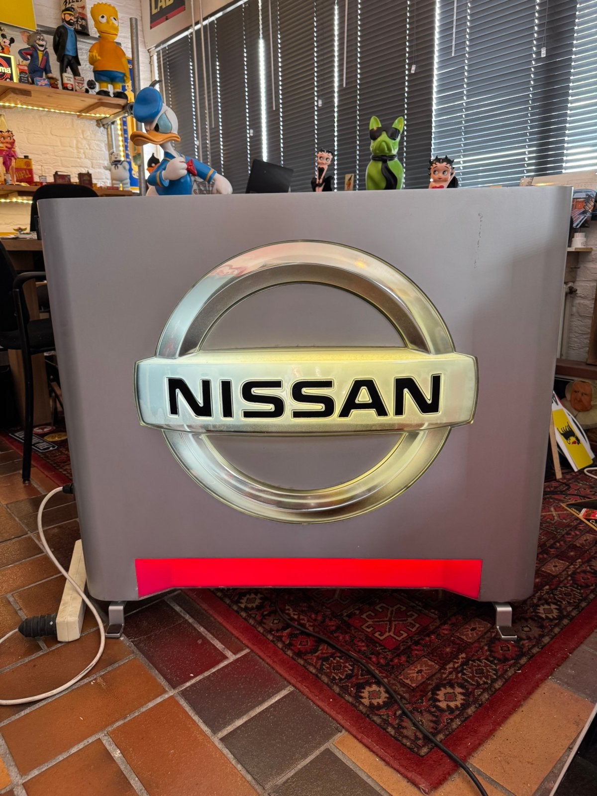 lumière publicitaire pour concessionnaire automobile NISSAN, Enlèvement, Utilisé, Table lumineuse ou lampe (néon)