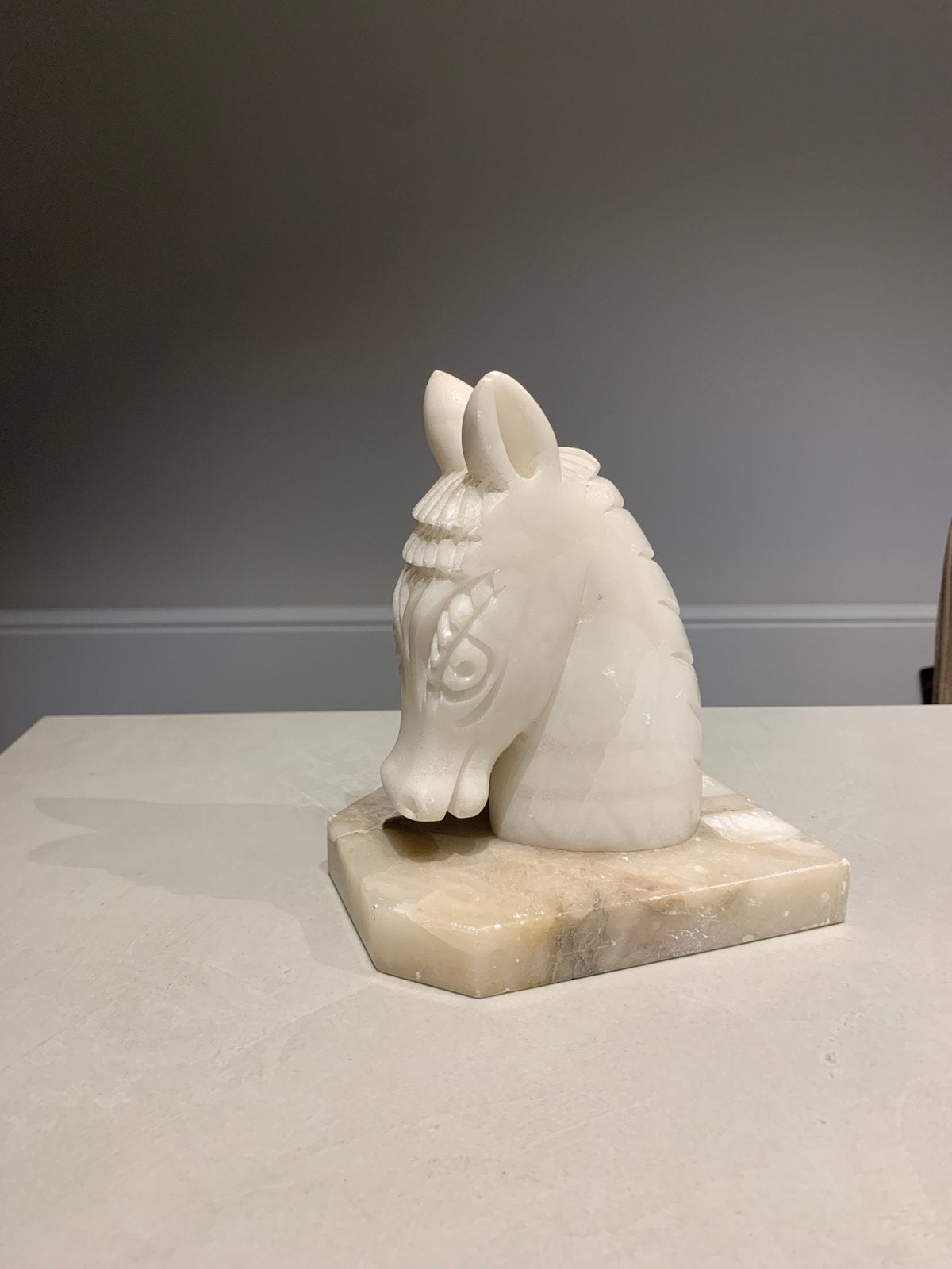 vintage paardenhoofd boekensteun / sculptuur – Albast marmer, Ophalen of Verzenden, Zo goed als nieuw