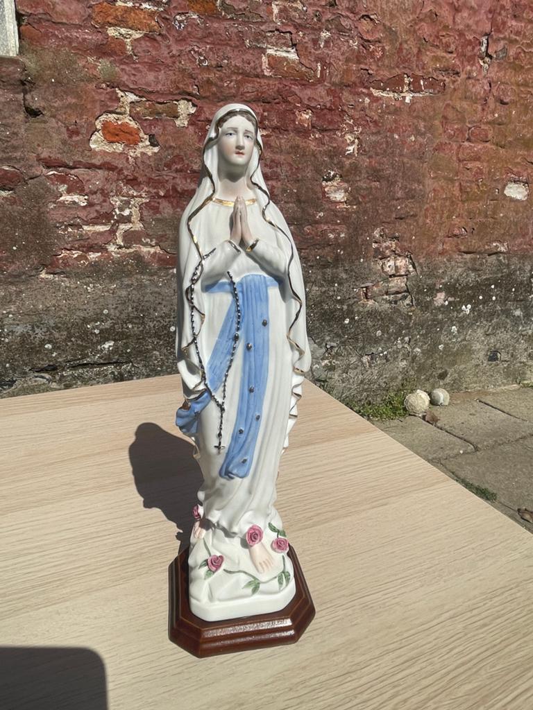 Porselein maria beeld, Verzamelen, Religie, Ophalen of Verzenden, Zo goed als nieuw, Beeld(je)
