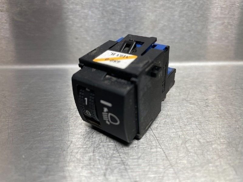 KOPLAMP IHV SCHAKELAAR Toyota Corolla (E21 / EA1 / EH1), Auto-onderdelen, Gebruikt, Toyota