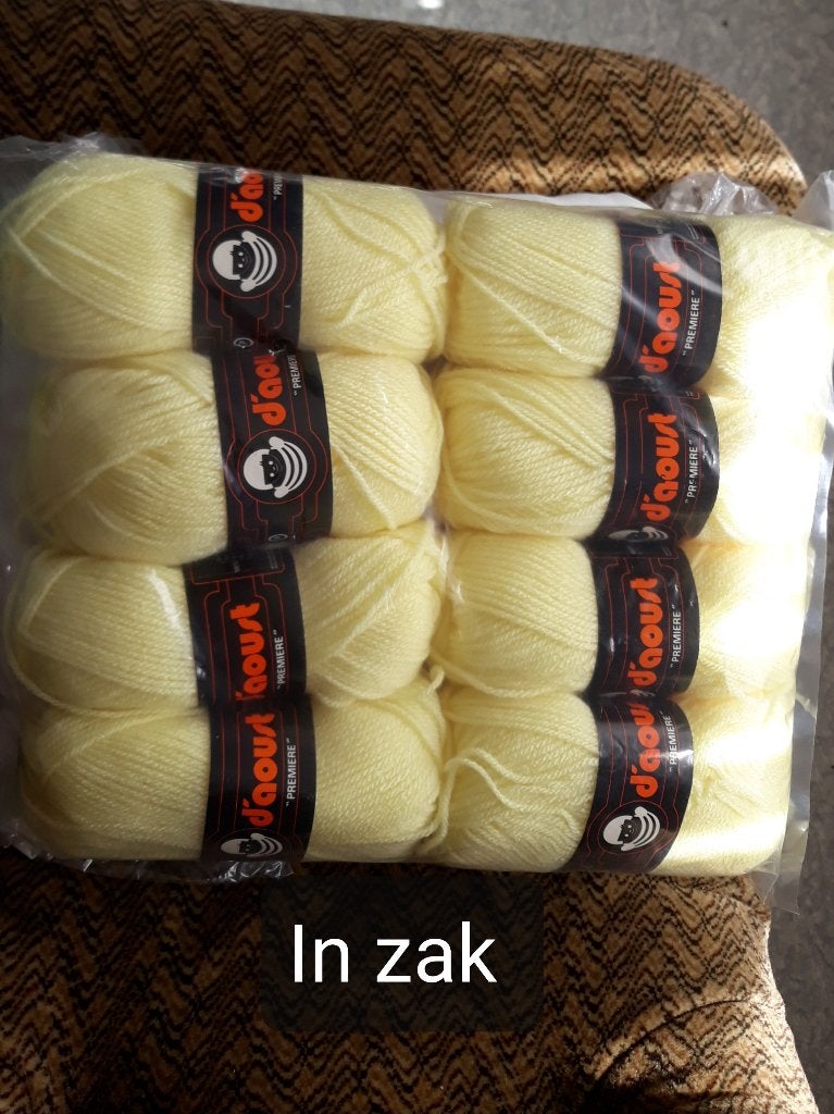 8 bollen acrylwol D'Aoust  breien haken  Nieuw lichtgeel, Hobby en Vrije tijd, Ophalen, Nieuw, Breien of Haken, Wol of Garen