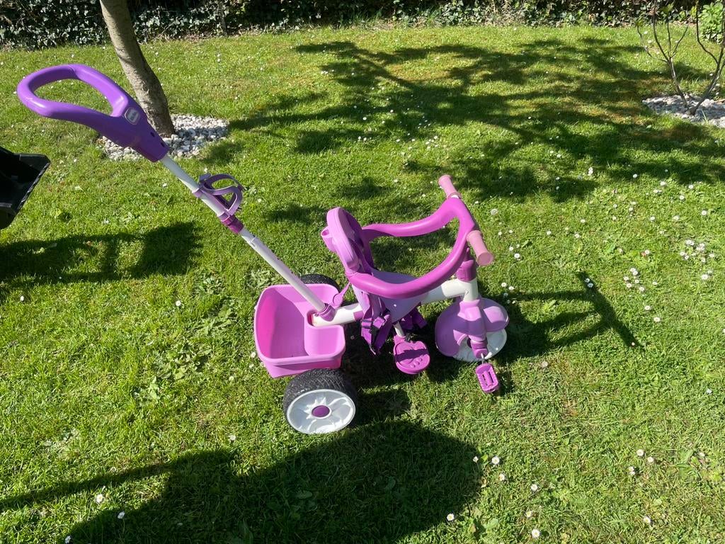 Tricycle enfant rose avec poignée parentale, Enfants & Bébés, Enlèvement, Utilisé