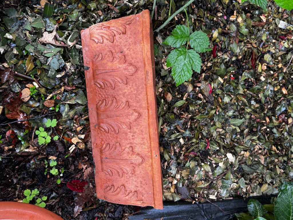 Terracotta bloembak acanthus, Ophalen