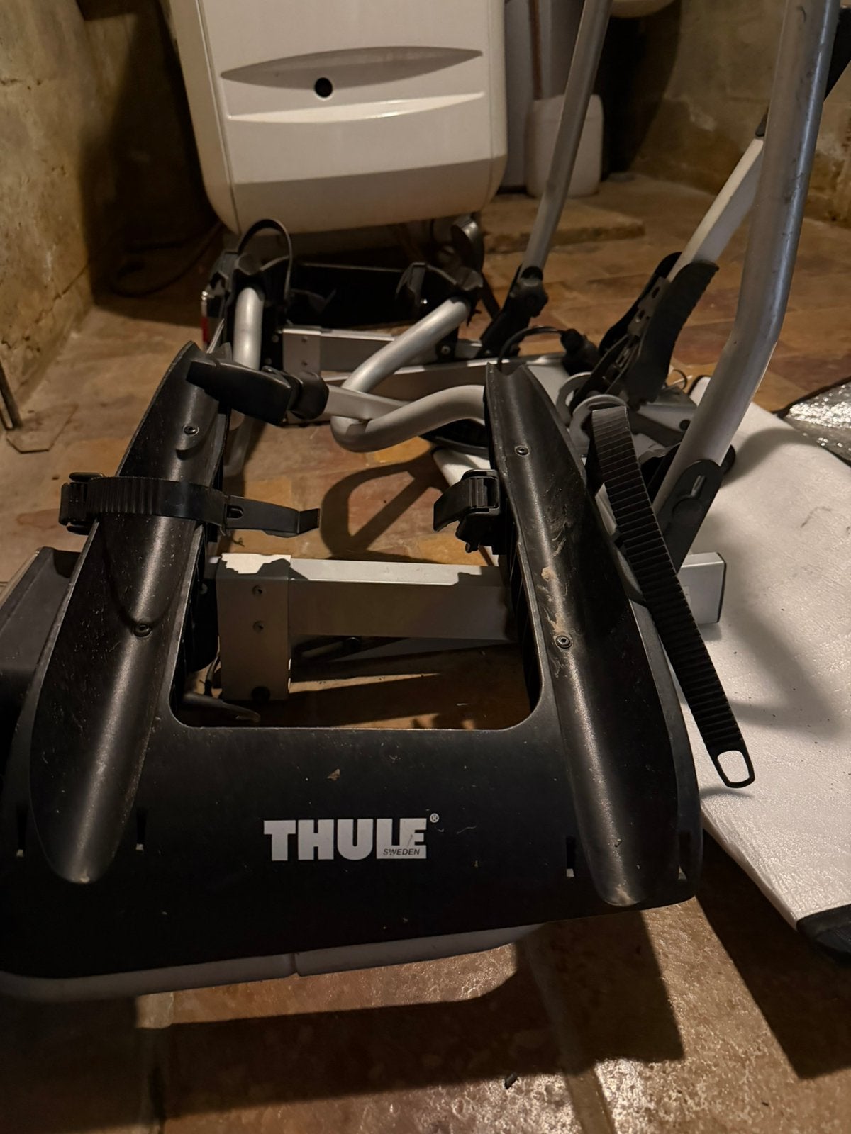 Porte velos THULE, Autos : Divers, Porte-vélos, Comme neuf, Accessoire porte-vélos, 2 vélos, Enlèvement
