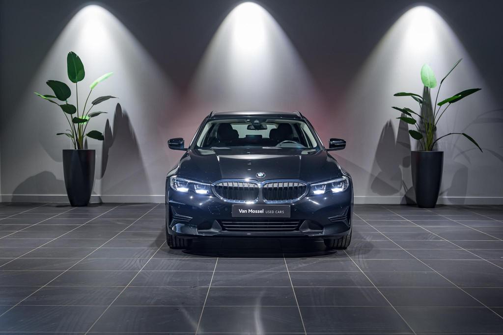 BMW 3-serie Touring 320d (140 kW) CAMERA | HEAD-UP DISPLAY |, Auto's, BMW, Automaat, Euro 6, 4 cilinders, 109 g/km