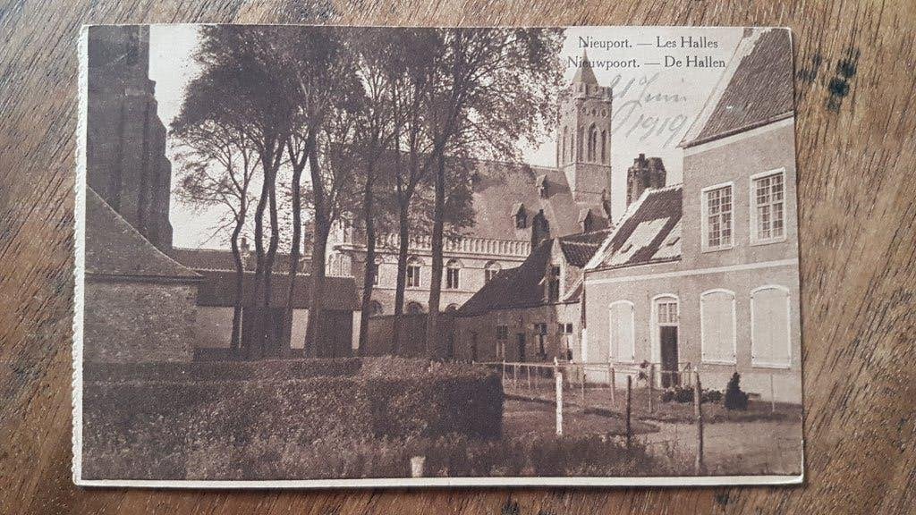 Postkaart Nieuwpoort De Hallen, Verzamelen, Ophalen of Verzenden, Voor 1920, Gelopen, West-Vlaanderen