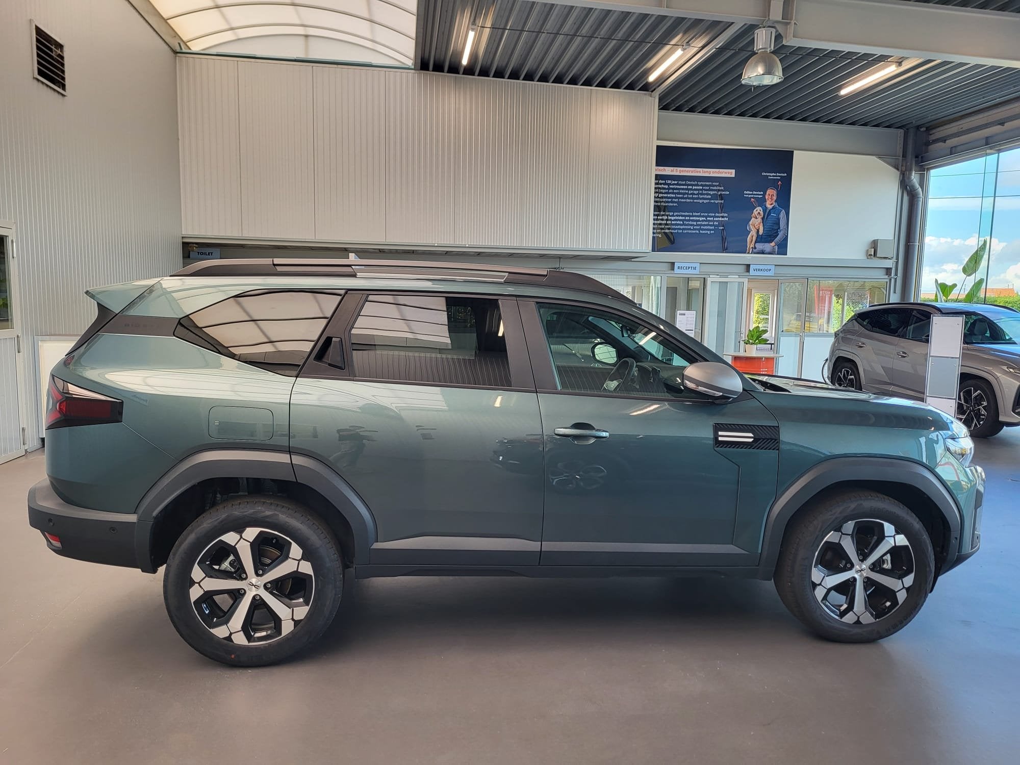 Dacia Bigster JOURNEY TCE140 Cedergroen (bj 2026), Auto's, Voorwielaandrijving, Zwart, 1199 cc, 140 pk