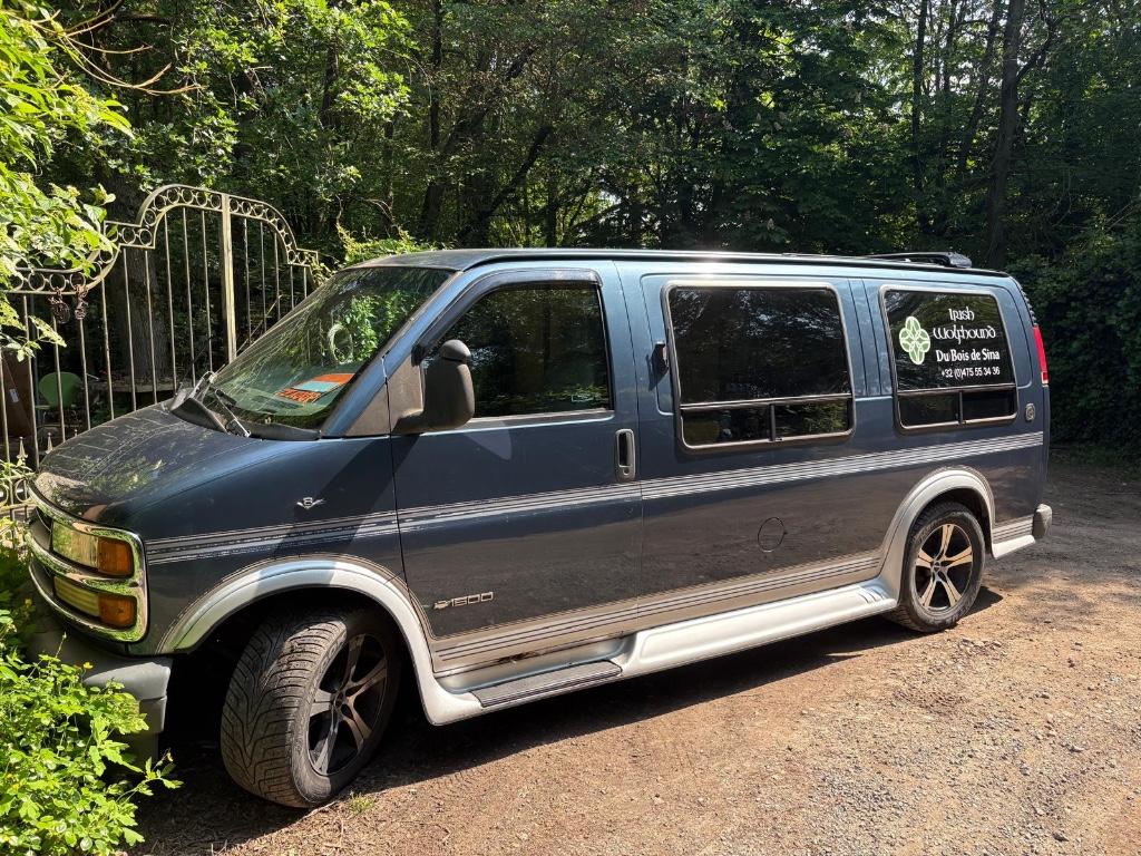 Chevrolet Van, Autos, 2590 kg, Achat, Entreprise, 7 places