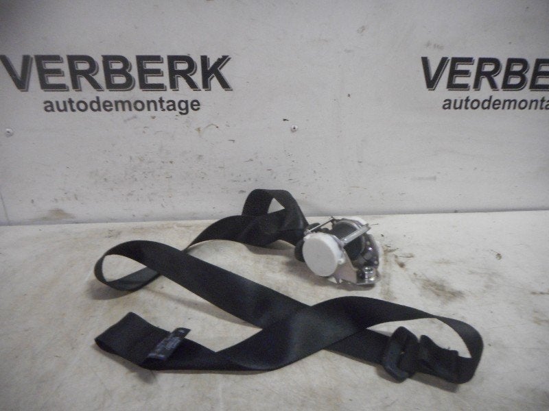 CEINTURE DE SECURITE AVANT GAUCHE Ford Focus 2 C+C, Henry-Ford-Straße  1
50735  Köln, DE, Ford-Werke GmbH, Kunden@ford.com, Ford