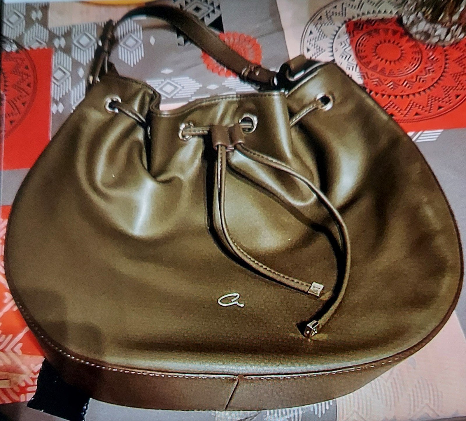 sac à main cuir kaki neuf, Bijoux, Sacs & Beauté, Sacs | Sacs Femme, Enlèvement ou Envoi, Sac à main
