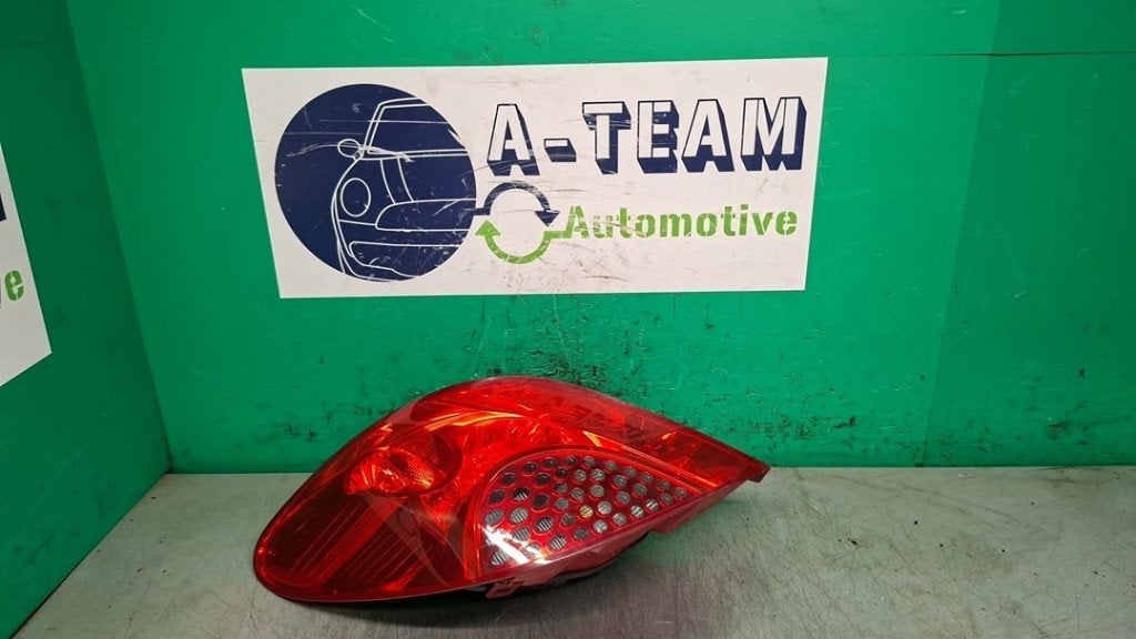 FEU ARRIÈRE GAUCHE Peugeot 207 CC (WB) (|968023138000|), Amalienbadstr. 41a
76227  Karlsruhe, DE, Visteon Electronics Germany GmbH