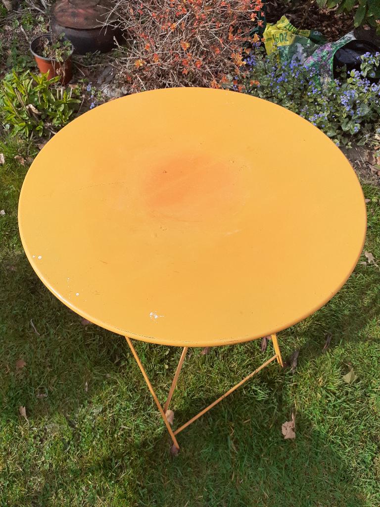 A vendre une table métallique pour jardin, Enlèvement, Utilisé, Rond, Métal