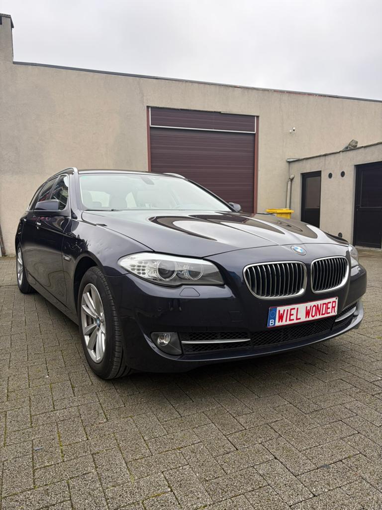 BMW 520i, panoramadak, benzine, Auto's, BMW, Achterwielaandrijving, Beige, 4 cilinders, Blauw