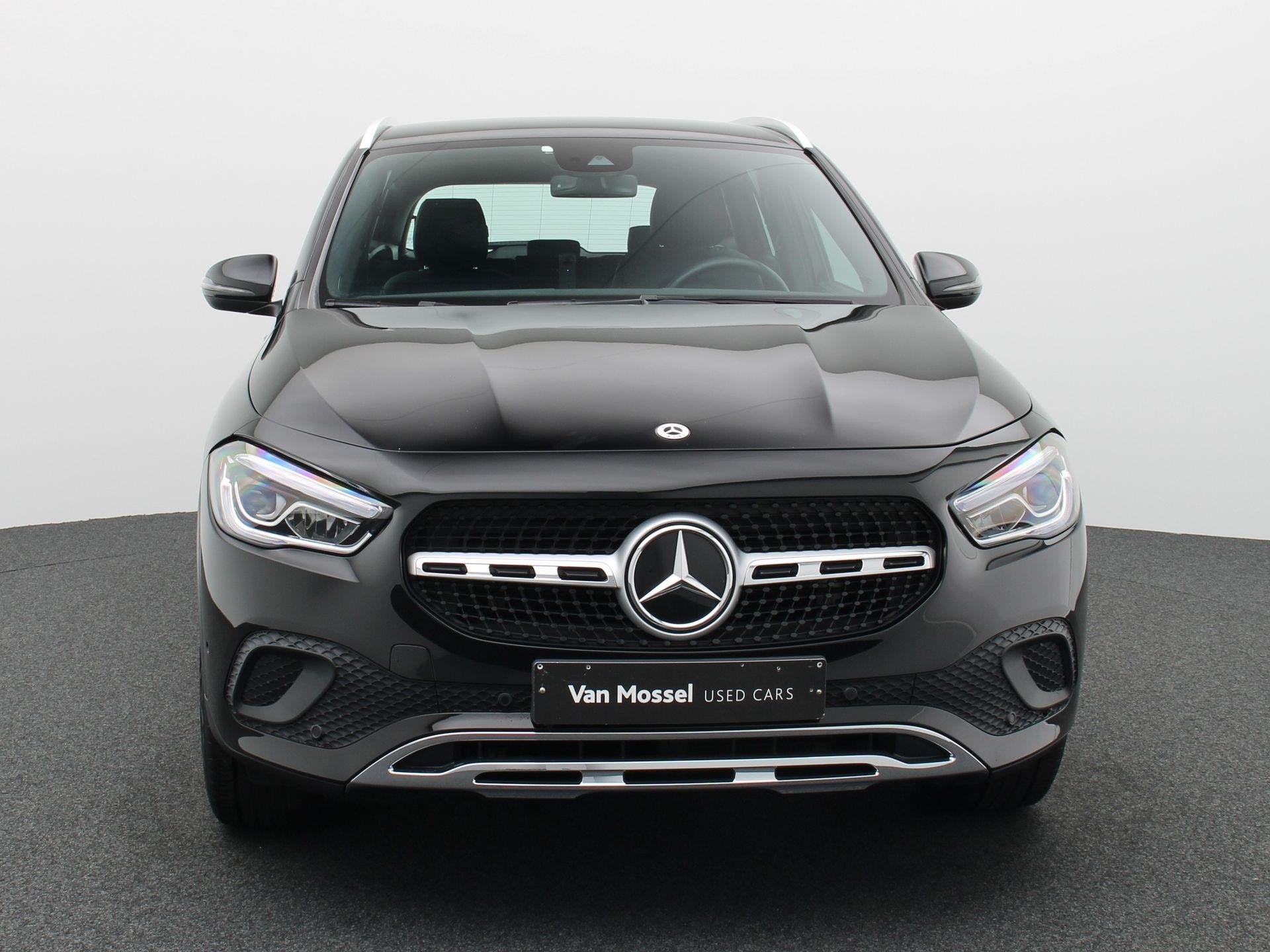 Mercedes-Benz GLA 180 Business Line + TREKHAAK + CAMERA + LE, Auto's, Mercedes-Benz, Dealer onderhouden, Stof, Gebruikt, 4 cilinders
