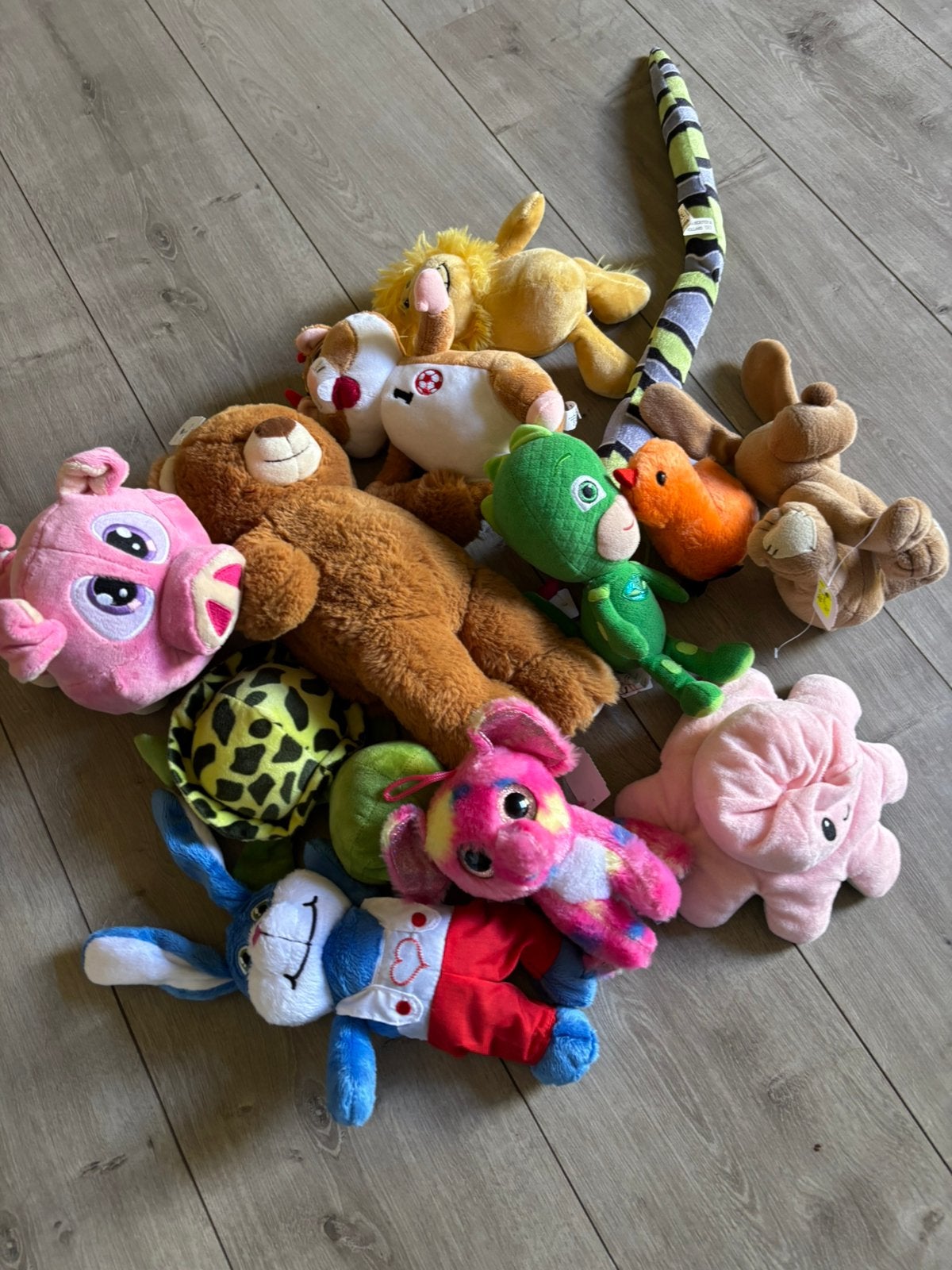 Lot de jolis ours en peluche colorés, Enlèvement, Comme neuf