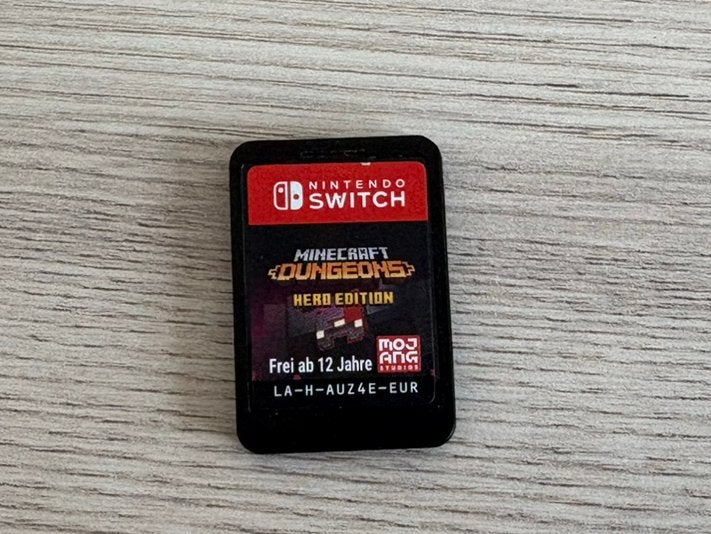 Nintendo Switch Minecraft Dungeons Hero edition, Ophalen of Verzenden