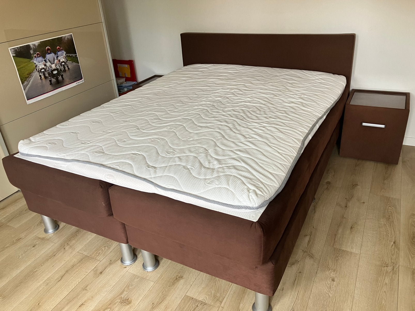 Boxspring 160x200 + topping + nachtkastjes, Comme neuf, Brun, Enlèvement, 200 cm
