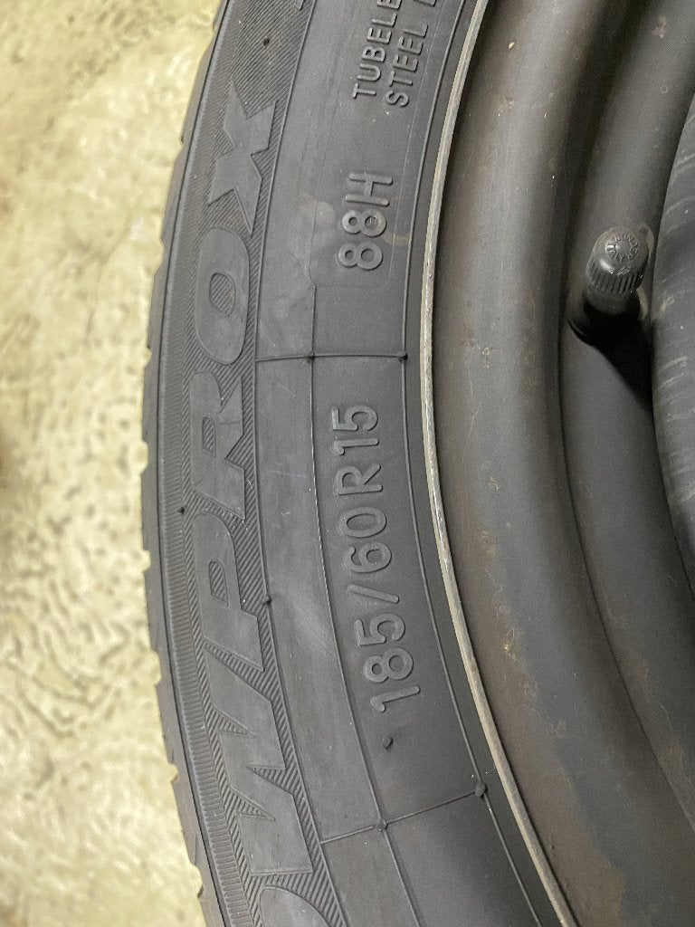 4 Winterbanden op metalenvelg, Auto-onderdelen, Banden en Velgen, Ophalen, Gebruikt, 15 inch, Banden en Velgen